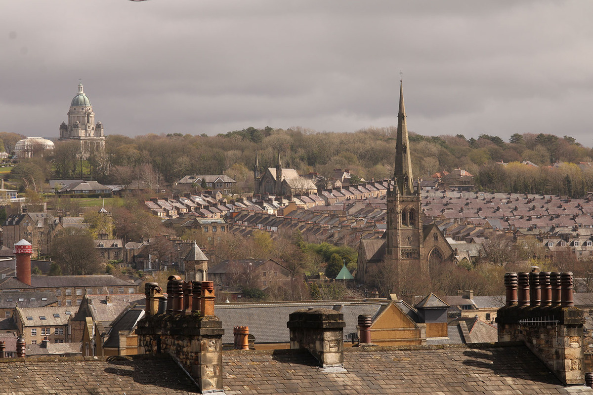 Over Lancaster